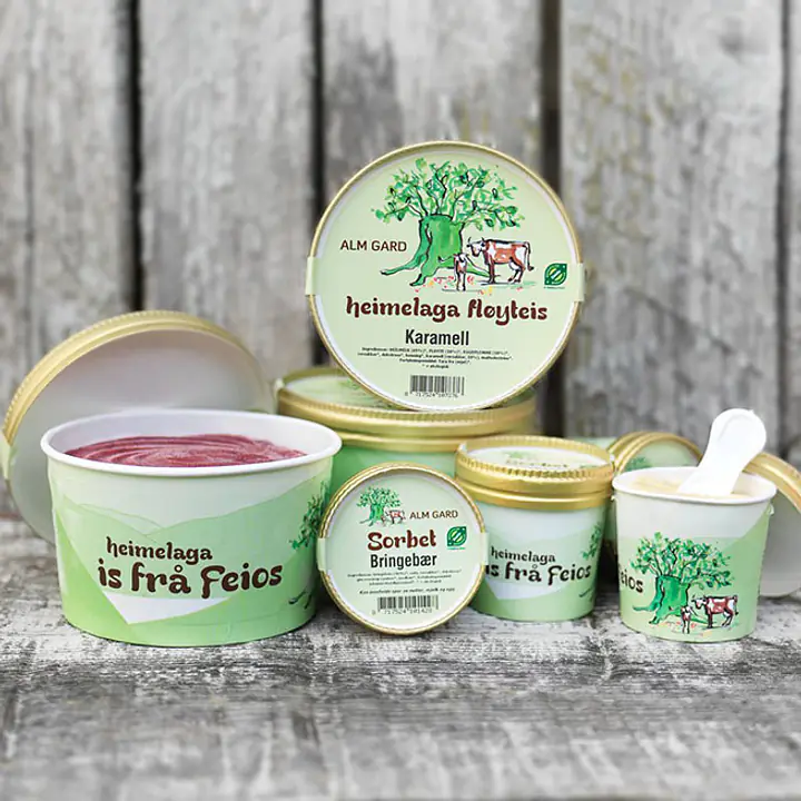 Boks på 500ml og porsjonsbeger på 100ml